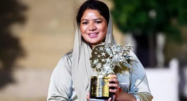 বিনামূল্যে স্কুল চালিয়ে ১০ কোটি টাকা পেলেন শিক্ষক