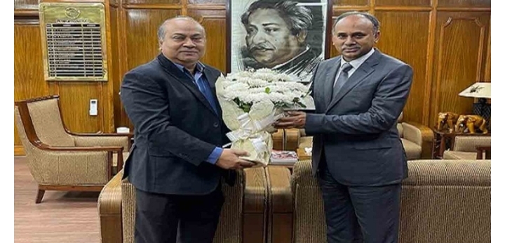 শেয়ারবাজারে তারল্য বাড়াতে বিএসইসি চেয়ারম্যান ও গভর্নরের বৈঠক