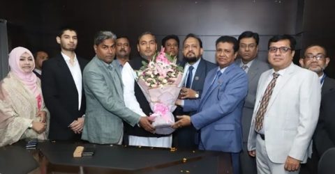 বাণিজ্য প্রতিমন্ত্রী আহসানুল ইসলামকে সন্ধানী লাইফের ফুলেল শুভেচ্ছা