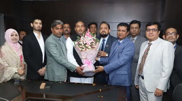 বাণিজ্য প্রতিমন্ত্রী আহসানুল ইসলামকে সন্ধানী লাইফের ফুলেল শুভেচ্ছা