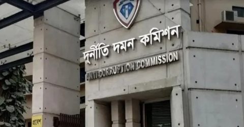 বিমানবন্দরে ডলার আত্মসাৎ, ১৯ ব্যাংকারসহ ২১ জনের বিরুদ্ধে মামলা