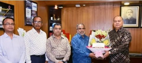 বিএসইসি চেয়ারম্যান শিবলী রুবাইয়াত-উল-ইসলামকে পপুলার লাইফের শুভেচ্ছা