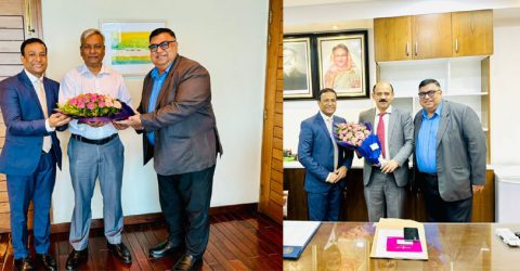 বিএসইসি’র দুই কমিশনারকে ফুলেল শুভেচ্ছা প্রদান