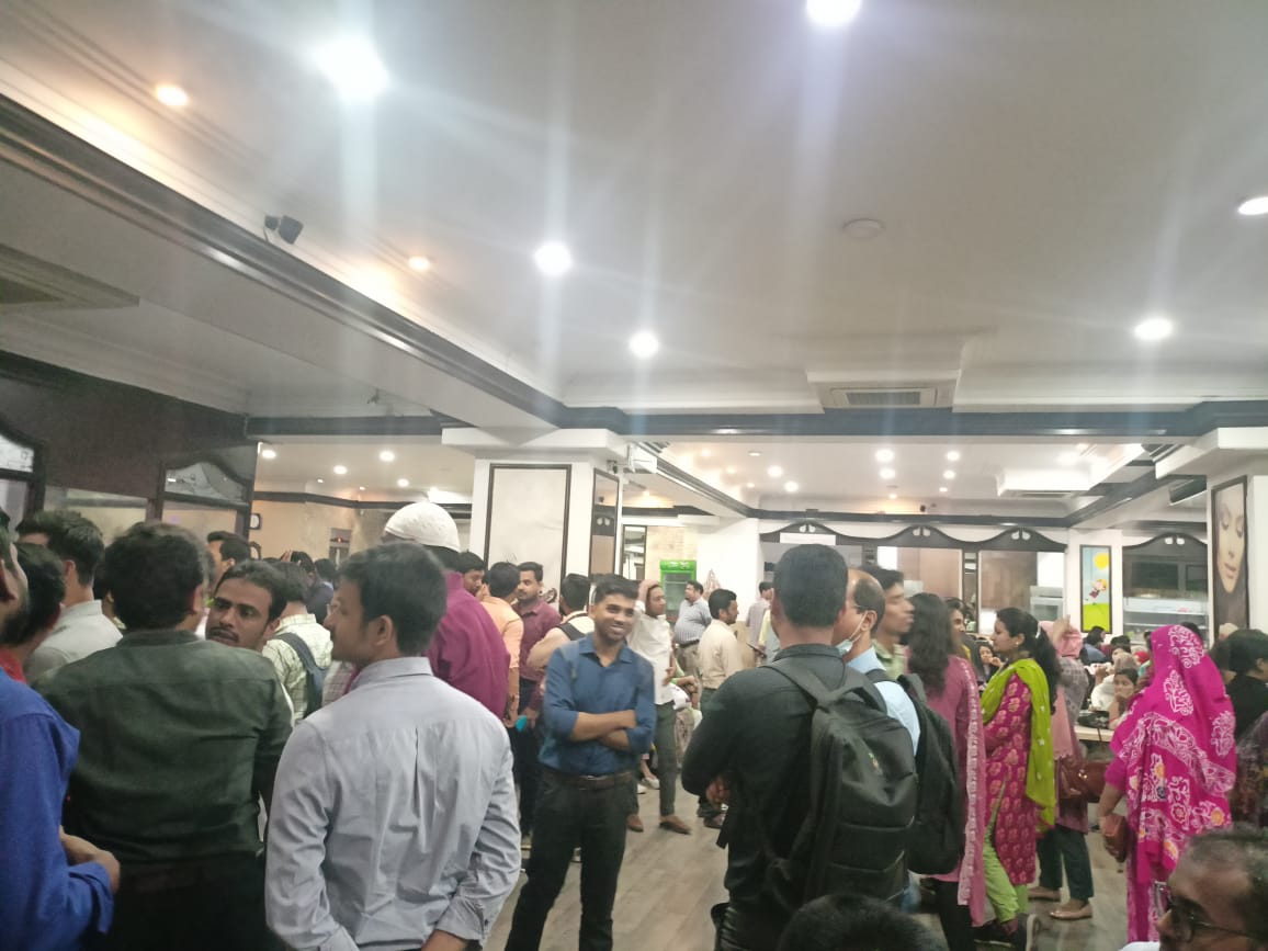 সোনালী লাইফ ইন্স্যুরেন্সে উত্তেজনা, বহিস্কৃতদের চাকরি ফিরিয়ে দেয়া ও প্রশাসকের পদত্যাগ দাবি