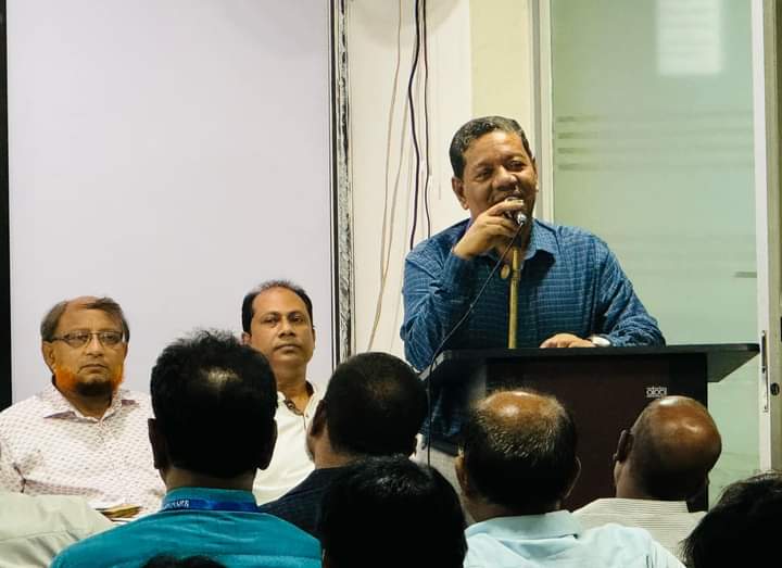 গোল্ডেন লাইফের বকেয়া নবায়ন প্রিমিয়াম সংগ্রহ সংক্রান্ত বিশেষ সভা অনুষ্ঠিত