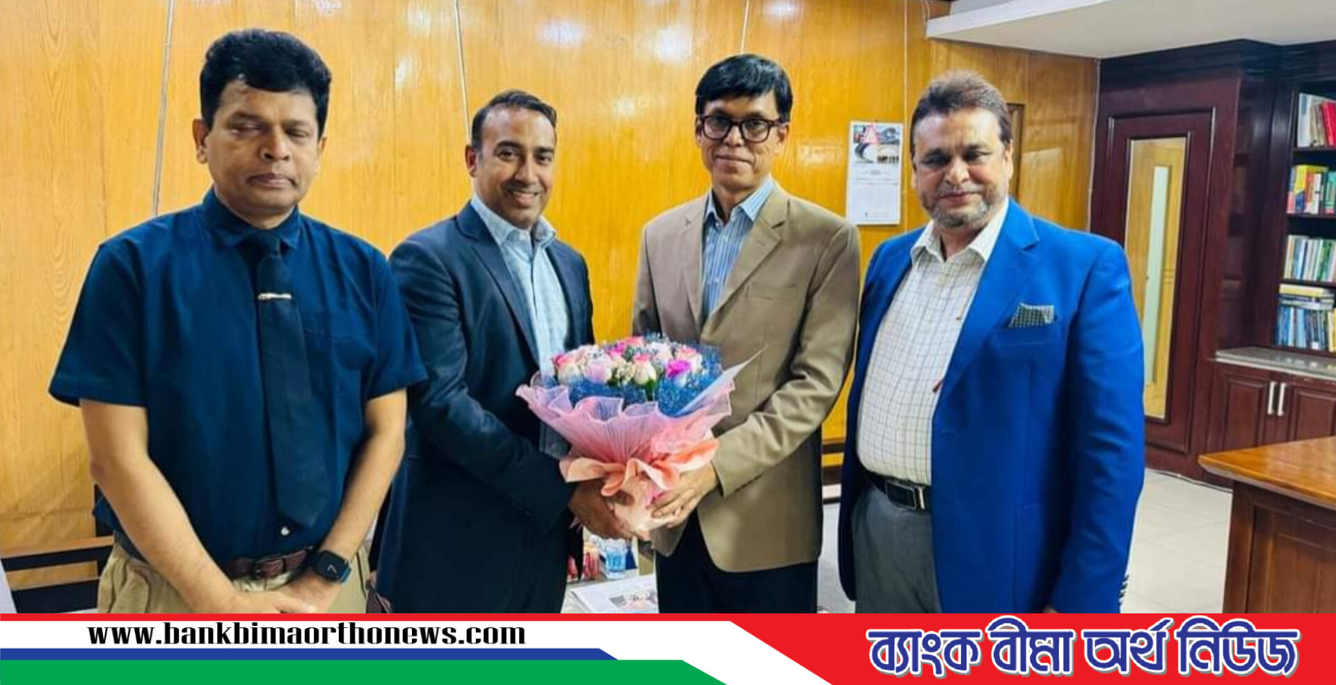 প্রগতি লাইফ ও প্রগতি ইন্সুরেন্স এর পক্ষ হতে আইডিআরএ’র চেয়ারম্যানকে ফুলেল শুভেচ্ছা