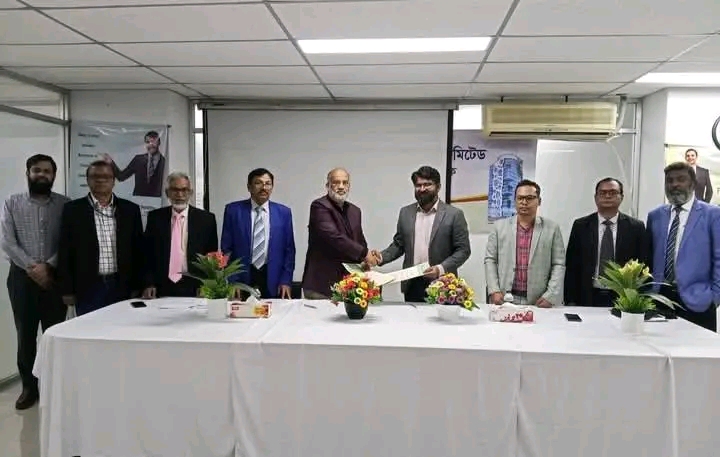 মেঘনা লাইফ ইন্স্যুরেন্স পিএলসি’র সাথে ‘iHelpBd’র চুক্তি স্বাক্ষরঃ