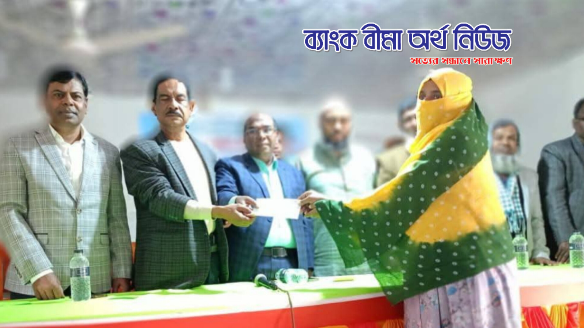 নাটোরে জেনিথ ইসলামী লাইফের মৃত্যু দাবি চেক হস্তান্তর