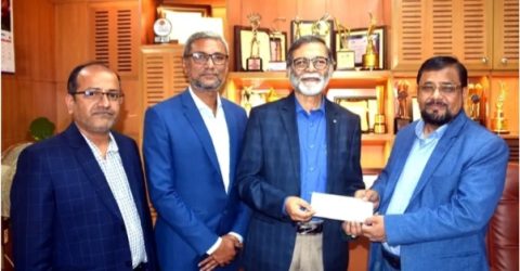 মেয়াদোত্তর সাড়ে ১০ লাখ টাকার বীমা দাবির চেক হস্তান্তর করল ন্যাশনাল লাইফ