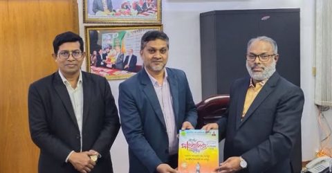 পপুলার লাইফ ইন্স্যুরেন্স পিএলসি’র সিইও’র সঙ্গে সৌজন্য সাক্ষাৎ:বীমা শিল্পের উন্নয়ন ও গণমাধ্যমের ভূমিকা নিয়ে আলোচনা