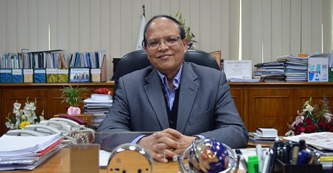 সাবেক গভর্নর আতিউরসহ ২৫ জনের বিরুদ্ধে গ্রেপ্তারি পরোয়ানা