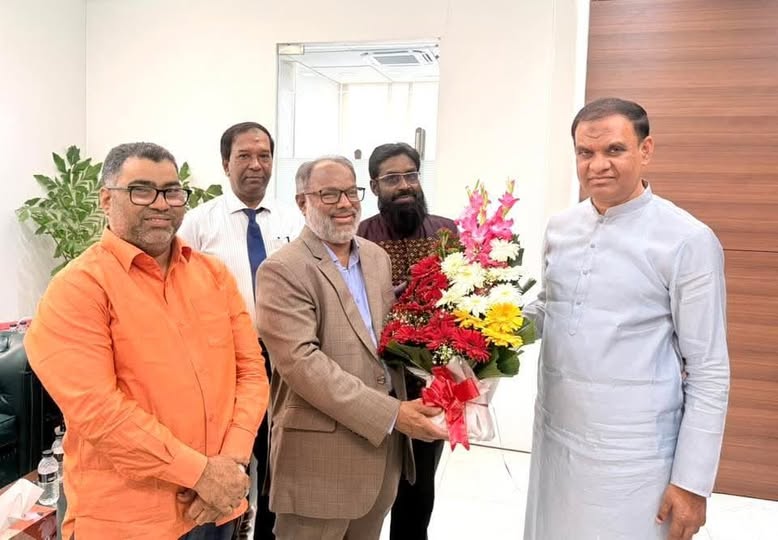 শরীয়তপুর-৩ আসনের নবনির্বাচিত এমপি মিয়া নূরুদ্দিন আহাম্মেদ অপুকে পপুলার লাইফের ফুলেল শুভেচ্ছা