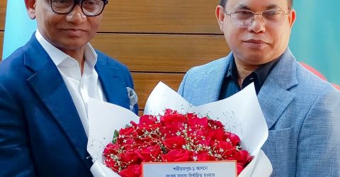 শরীয়তপুর–১ আসনে বিজয়: সাঈদ আহমেদকে আরিফ সিকদারের ফুলেল শুভেচ্ছা