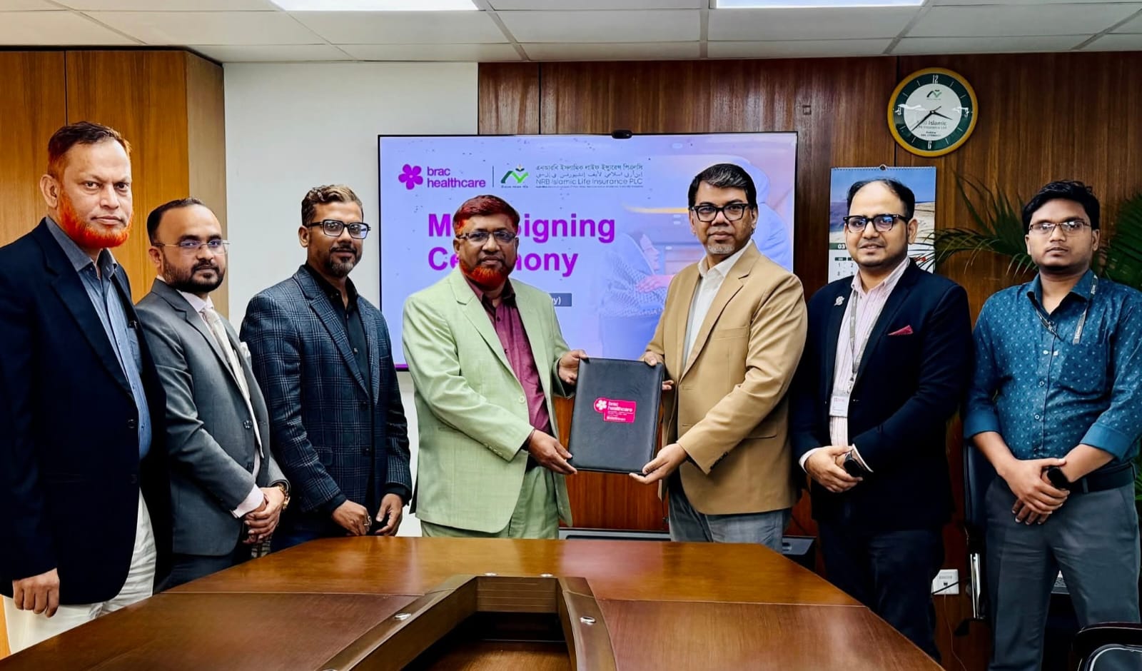 এনআরবি ইসলামিক লাইফ ও ব্র্যাক হেলথকেয়ার-এর মধ্যে স্বাস্থ্যসেবা সংক্রান্ত কর্পোরেট চুক্তি স্বাক্ষর