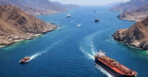 হরমুজ প্রণালি ফের ‘বন্ধের’ ঘোষণা