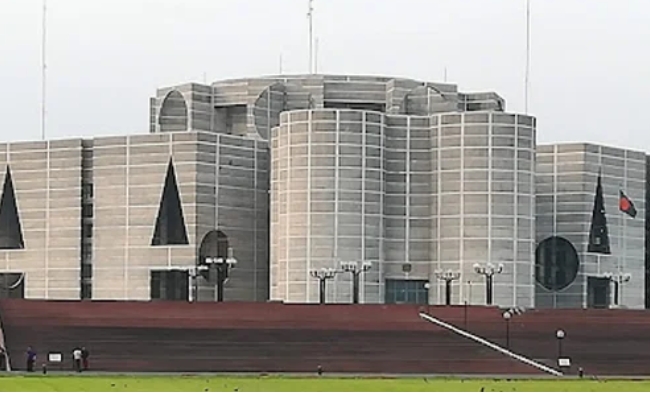 সরকারি চাকরিতে প্রবেশের সর্বোচ্চ বয়সসীমা ৩২ বছর