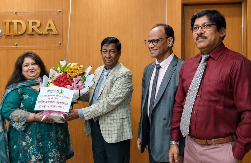আইডিআরএ’র নতুন চেয়ারম্যানকে ফুলেল শুভেচ্ছা জানাল যমুনা লাইফ