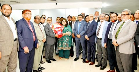 আইডিআরএ চেয়ারম্যান মীর নাদিয়া নিভিনকে বীমা কোম্পানির এমডিদের অভিনন্দন; বীমা খাতের উন্নয়ন, আস্থা ফেরানোর তাগিদ