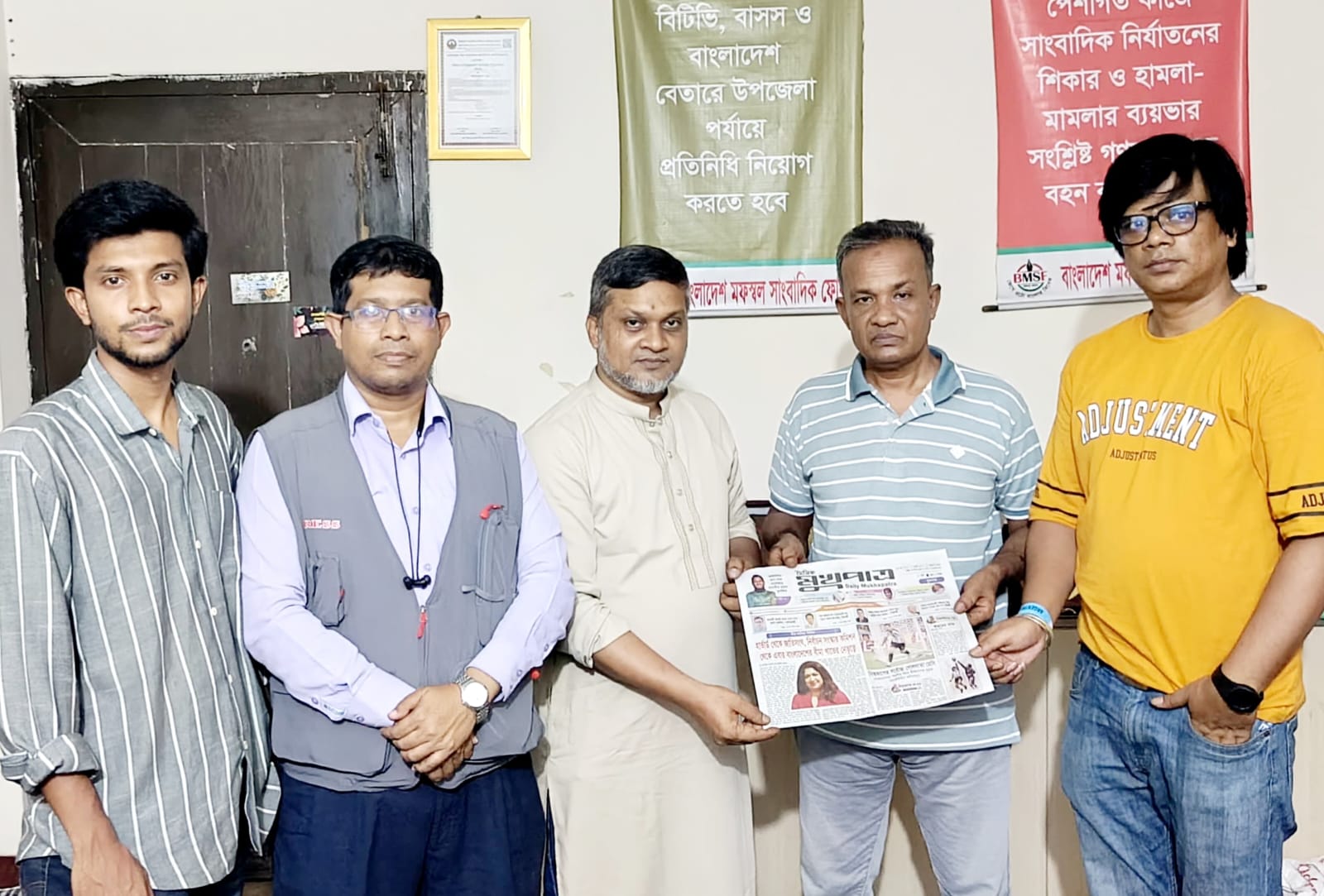 সাংবাদিক নির্যাতন প্রতিরোধে ঐক্যবদ্ধ হওয়ার আহ্বান  আহমেদ আবু জাফরের সঙ্গে এম হোসাইন আহমদের সৌজন্য সাক্ষাৎ