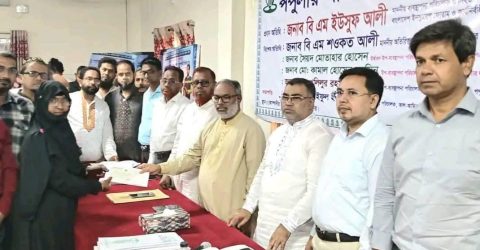 যশোরে পপুলার লাইফের বীমা দাবির চেক হস্তান্তর ও ব্যবসা পর্যালোচনা সভা অনুষ্ঠিত