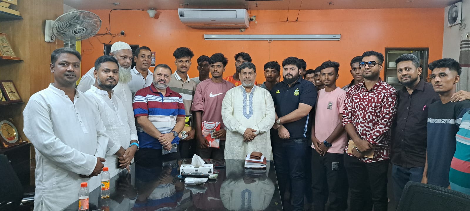 চকবাজার কিংসের জার্সি উন্মোচন: ক্রীড়ার মাধ্যমে ইতিবাচক সমাজ গঠনের প্রত্যয়