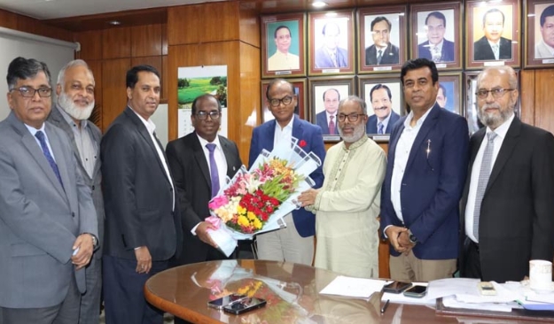 সংসদের স্থায়ী কমিটির সভাপতি নির্বাচিত হওয়ায় বিআইএ’র প্রেসিডেন্টকে বিআইএফ’র ফুলেল শুভেচ্ছা