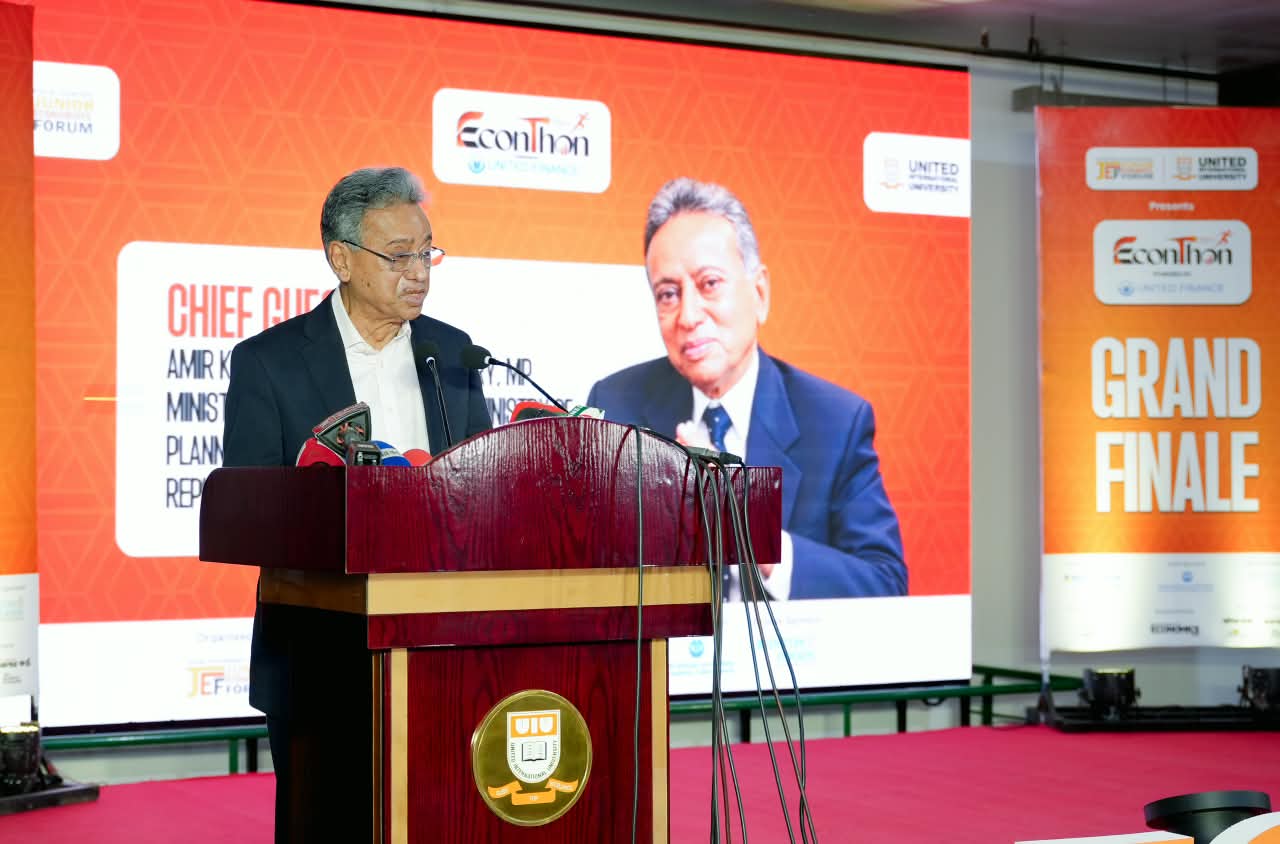 বৈশ্বিক অর্থনীতিতে অনিশ্চয়তাই এখন নতুন স্বাভাবিক: আমির খসরু