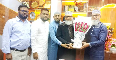 চীন সফর শেষে ইস্তানবুল হোটেল অ্যান্ড রিসোর্টের ব্যবস্থাপনা পরিচালককে ফুলেল শুভেচ্ছায় বরণ